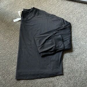 Lululemon Cropped Black T-shirt